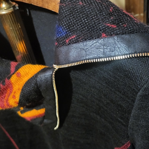 Michael Tyler Colorful Black Rainbow Cowl Neck Zip Detail Sweater Size Large - Picture 5 of 7